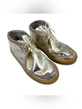 LAIDBACK LONDON Crochet-Accented Booties Gold Leather